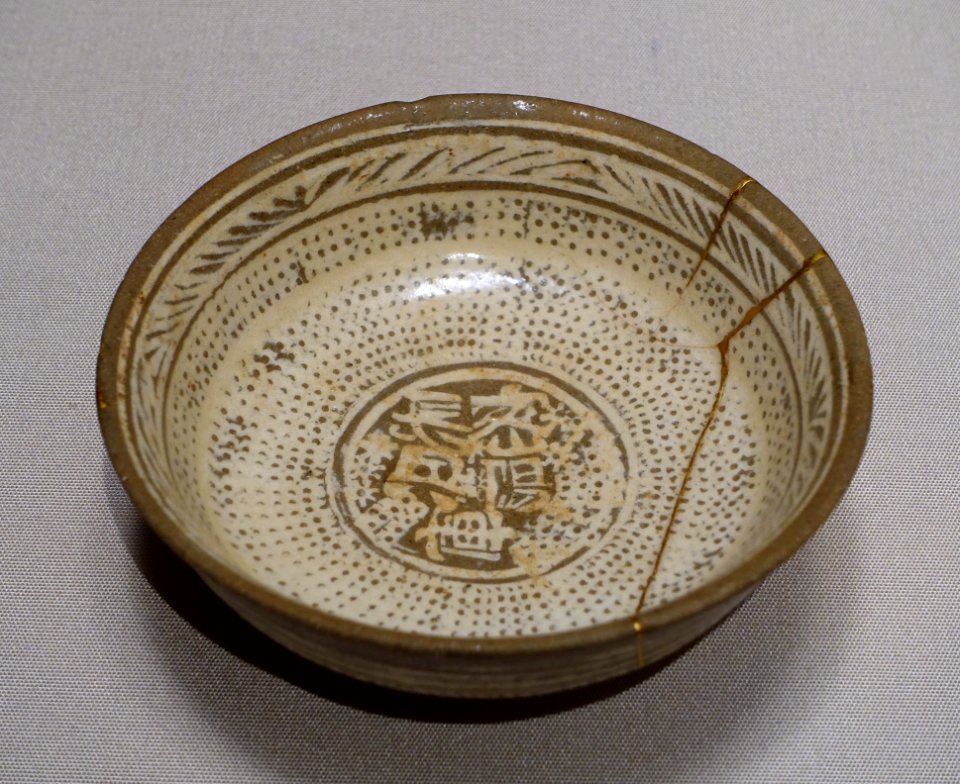 Bowl with stamped bead design, Buncheong ware, Korea, Joseon dynasty, 1400s AD, ceramic - Tokyo National Museum - Tokyo, Japan - DSC08183