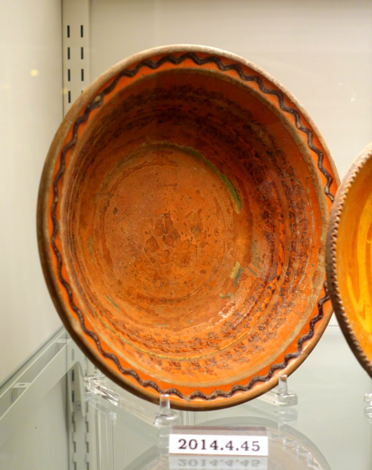 Bowl, Pennsylvania or Maryland, c. 1860, lead-glazed redware, slip, copper green glaze, manganese brown, HD 2014.4.45 - Flynt Center of Early New England Life - Deerfield, Massachusetts - DSC04092