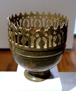 Bowl, Southern Spain, 12th to 13th century AD, cast, chased and punched bronze - Aga Khan Museum - Toronto, Canada - DSC06430
