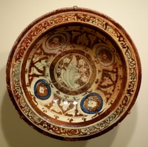 Bowl, Syria, Rakka, Ayyubid period, late 12th or early 13th century, earthenware w. blue underglaze painting, transparent glaze, luster - Cincinnati Art Museum - DSC04033
