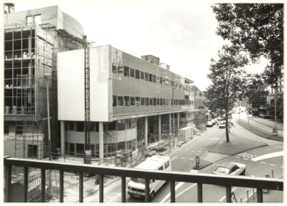 Bouw van het arbeidsbureau (later UWV) aan de Jansweg. NL-HlmNHA 54023636