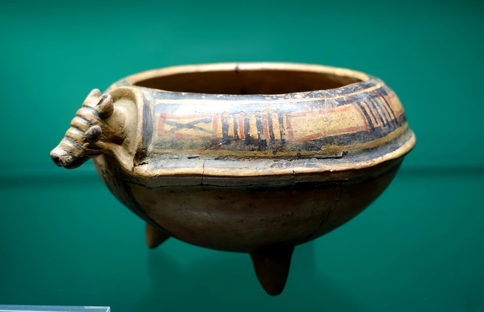 Bowl, Diquis, Costa Rica, 1000-1520 AD, ceramic - Naturhistorisches Museum Nürnberg - Nuremberg, Germany - DSC04058