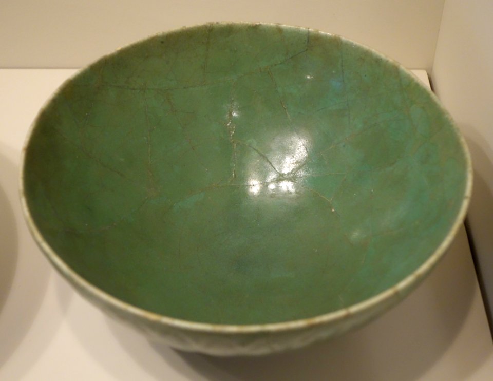 Bowl, Iran, Ilkhanid period, 14th century, glazed earthenware - Cincinnati Art Museum - DSC04058
