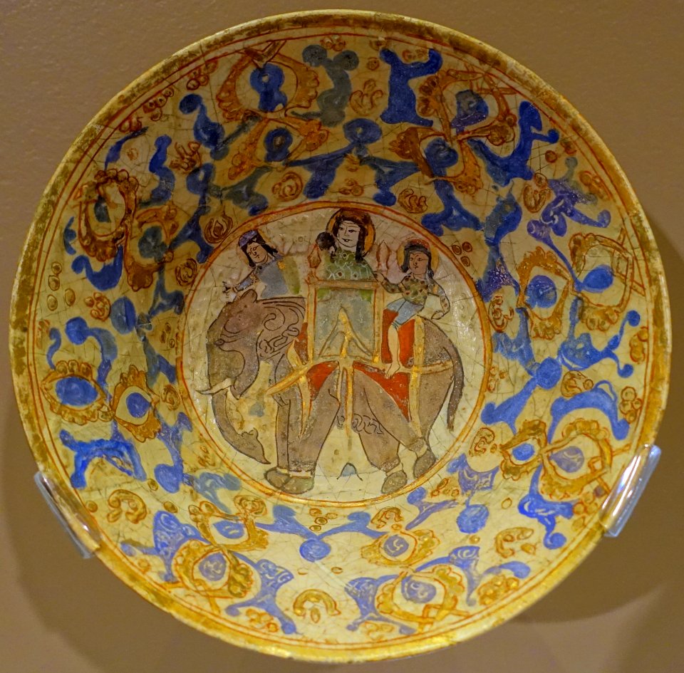 Bowl, mina'iware, Iran, Kashan, late 12th to early 13th century AD, frit body, in-glaze and overglaze polychrome and gilt, opaque white glaze - Montreal Museum of Fine Arts - Montreal, Canada - DSC09715