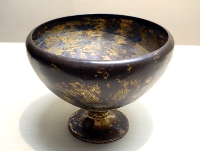 Bowl, Nara period, 8th century, gilt bronze - Tokyo National Museum - DSC05667