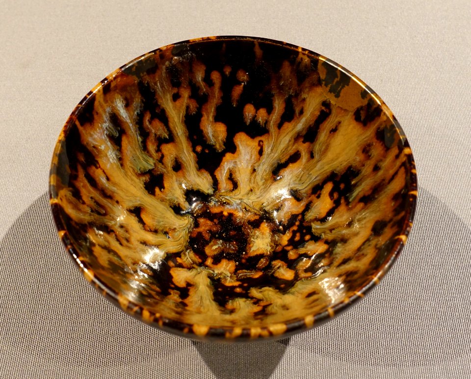 Bowl, Jizhou ware, China, Southern Song dynasty, 1100s-1200s AD, ceramic, glaze with tortoiseshell pattern - Tokyo National Museum - Tokyo, Japan - DSC08409