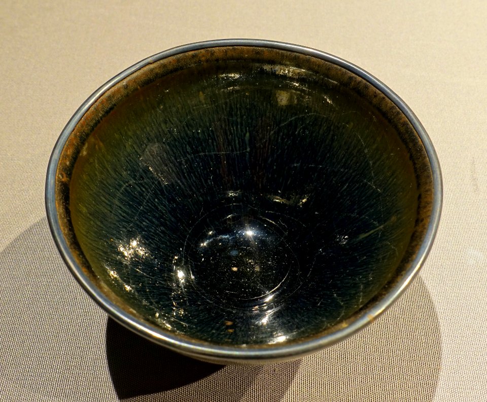 Bowl, Jian ware, China, Southern Song dynasty, 1100s-1200s AD, ceramic, black glaze with hare's fur marks - Tokyo National Museum - Tokyo, Japan - DSC08430
