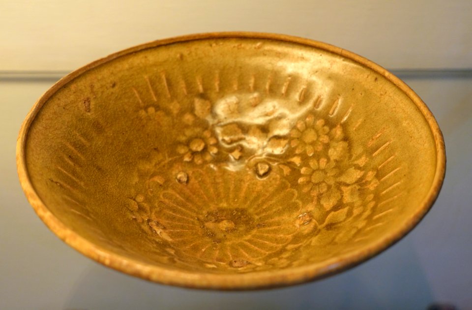 Bowl, Ly dynasty, 11th-13th century AD, stoneware - Museum of Vietnamese History - Ho Chi Minh City - DSC06176