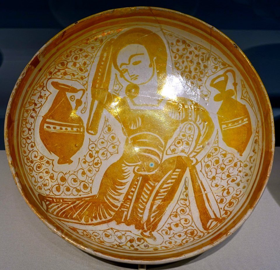 Bowl, Cairo, Egypt, 11th century AD, earthenware painted in monochrome luster over opaque white glaze - Freer Gallery of Art - DSC04597