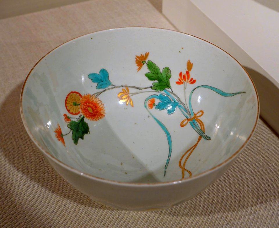 Bowl, Arita ware, Japan, 1690-710 AD, porcelain - Peabody Essex Museum - DSC07772