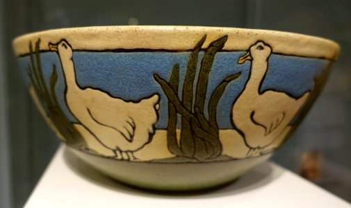 Bowl, decorated by Lili Shapiro, Paul Revere Pottery, 1910, earthenware, glaze - Cape Ann Museum - Gloucester, MA - DSC01031