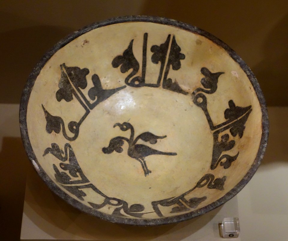 Bowl with bird and stylized calligraphy, Iran, Nishapur, 10th-12th century AD, earthenware - Huntington Museum of Art - DSC04978