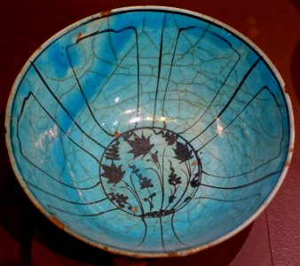 Bowl, Kubachi ware, Iran, possibly Tabriz, c. 1600 AD, frit body, underglaze black, transparent turquoise glaze - Montreal Museum of Fine Arts - Montreal, Canada - DSC09723