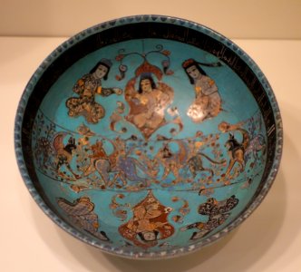Bowl with seated figures and sphinxes, Mina'i ware, Central Iran, Seljuk period, late 12th or early 13th century, earthenware with polychrome enamels and gold over turquoise glaze - Cincinnati Art Museum - DSC04015