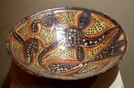 Bowl with stylized bird, Iran, Nishapur, 9th century AD, earthenware, slip-painted - Huntington Museum of Art - DSC04982