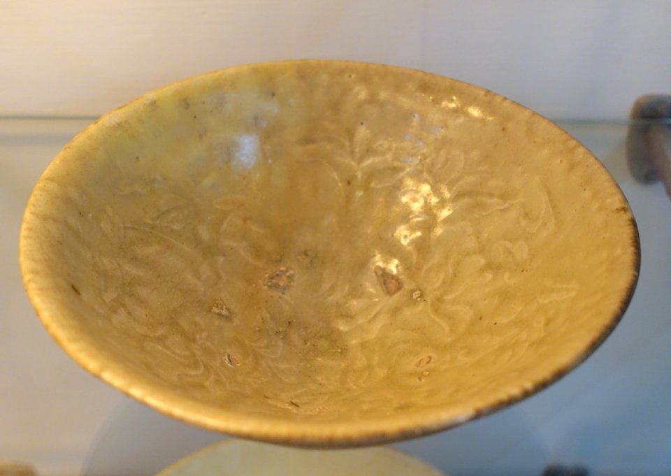 Bowl, Ly dynasty, 11th-13th century AD, stoneware - Museum of Vietnamese History - Ho Chi Minh City - DSC06177