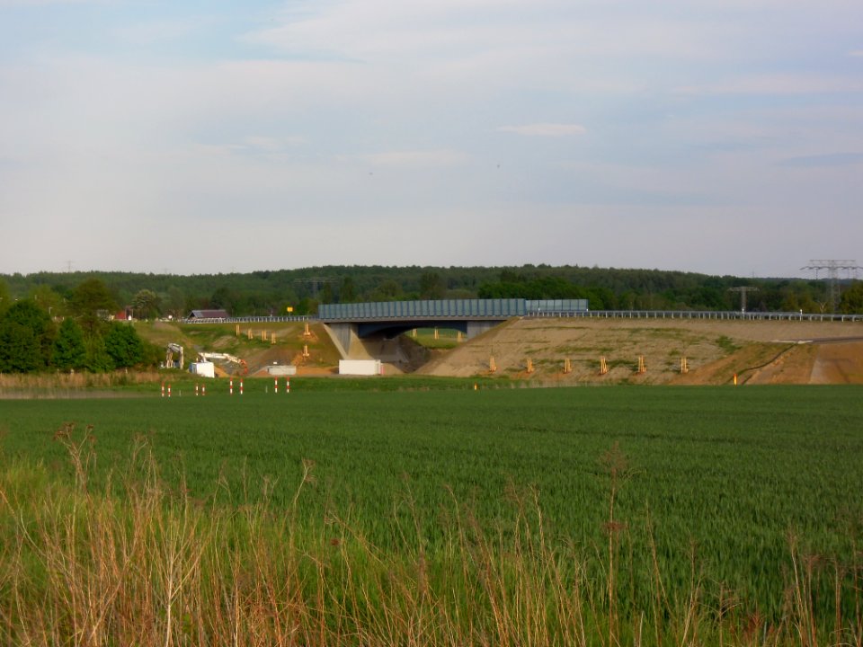 Brücke über die BAB 72 im Verlauf der Hauptstraße von Eula nach Haubitz nördlich Borna im Mai 2015
