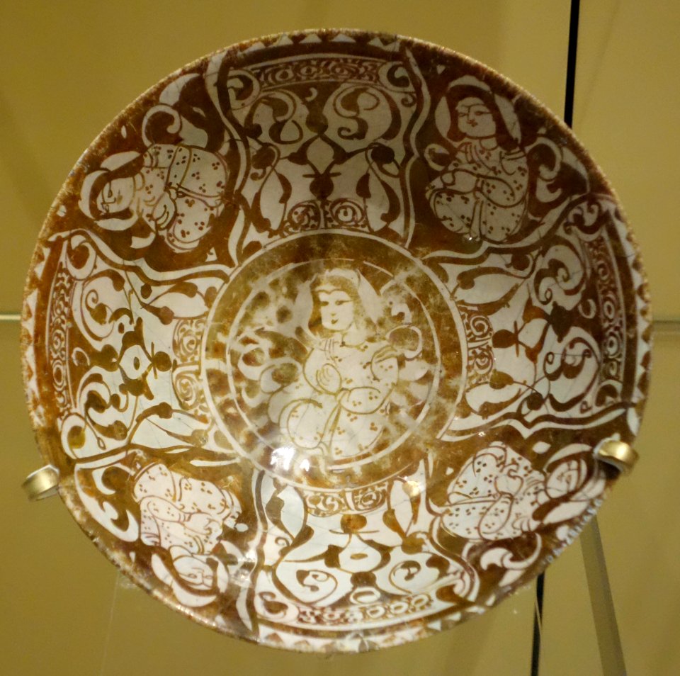 Bowl, lustre-ware, unidentified - Royal Ontario Museum - DSC04808