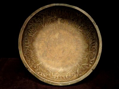 Bowl with Engraved Figures of Vices, 1150-1200 AD, German, bronze - Cleveland Museum of Art - DSC08619
