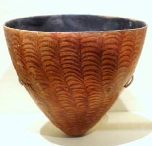 Bowl with exterior painted scallop decoration, Qustul, Cemetery V, tomb 67, A-Group, 3800-3000 BC, ceramic - Oriental Institute Museum, University of Chicago - DSC08017