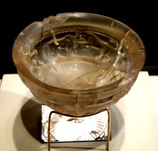 Bowl with frieze of lions attacking bulls, Iraq or Iran, 7th or 6th century BC, rock crystal - Cincinnati Art Museum - DSC03971