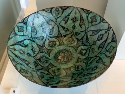 Bowl, Iran, late 12th early 13th century pic1