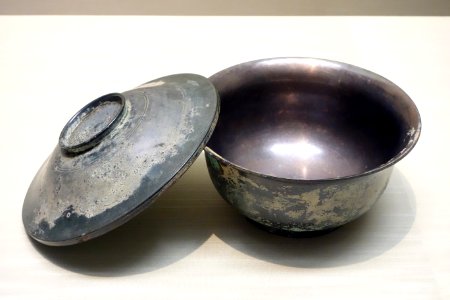 Bowl with Lid, excavated from Naginata-saka, Kyoto, Nara period, 8th century, sahari (copper alloy) - Tokyo National Museum - DSC05672