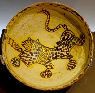 Bowl, Iran, Nishapur, 10th century AD, earthenware, white slip, 'yellow staining black' slip, transparent glaze - Montreal Museum of Fine Arts - Montreal, Canada - DSC09677