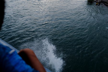 Boys playing and diving at the Old Bridge over the Tigris in Mosul in 2019 during the summertime 09