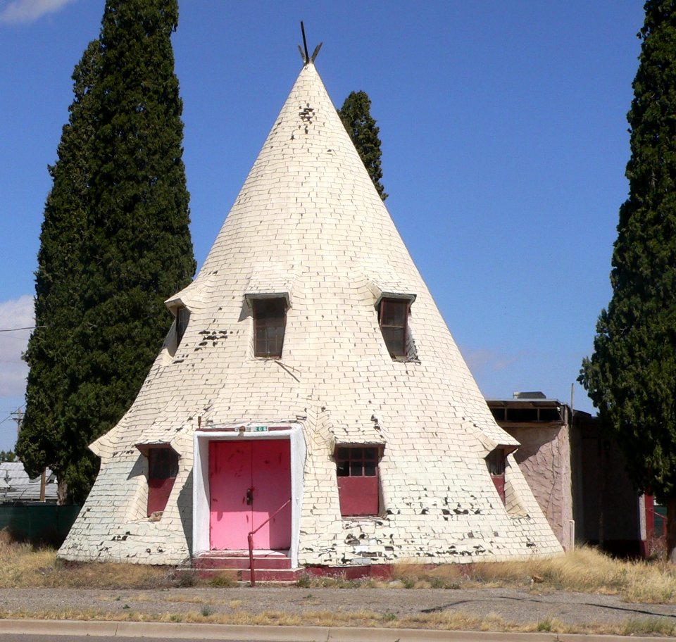 Bowie, Arizona teepee building from S 1