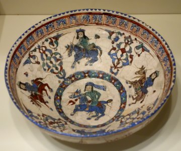 Bowl with horsemen, Mina'i ware,Central Iran, Seljuk period, late 12th or early 13th century AD, earthenware with polychrome enamels and gold over a white glaze and colors - Cincinnati Art Museum - DSC04005