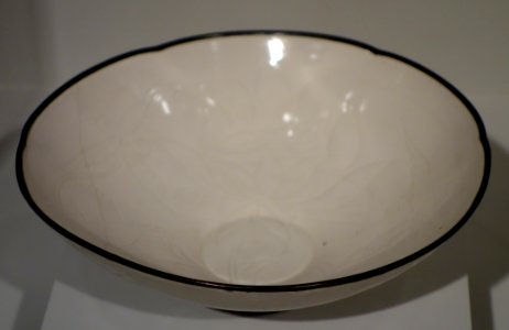 Bowl with incised floral pattern, Ding ware, China, Northern Song Dynasty, 11th or 12th century, porcelain - Cincinnati Art Museum - DSC03177
