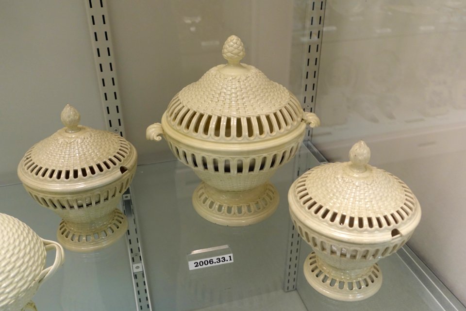 Bowls, possibly by Neale & Co., Staffordshire, England, 1780-1800, creamware, HD 2006.33.1 - Flynt Center of Early New England Life - Deerfield, Massachusetts - DSC04743
