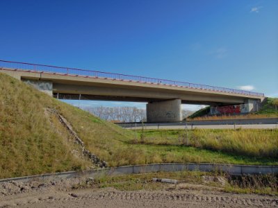 Brückenbauwerk die Schkorlopper Straße (S 76) zwischen Großschkorlopp und Schkeitbar überführend im Oktober 2017b
