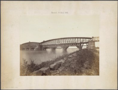 Bouw van de brug, bezien vanuit een standpunt op de oever bezijden de brug, Bestanddeelnr 629