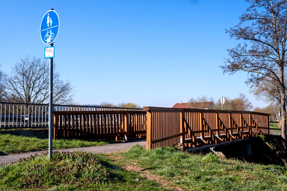 Brücke über den Landgraben neben der Weinbergstraße in Derendingen