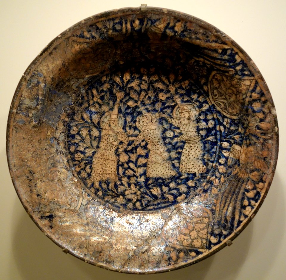 Bowl with dancing dervishes, Sultanabad ware, Iran, Ilkhanid period, first half of 14th century, earthenware with underglaze painting in blue, black, white slip - Cincinnati Art Museum - DSC04052