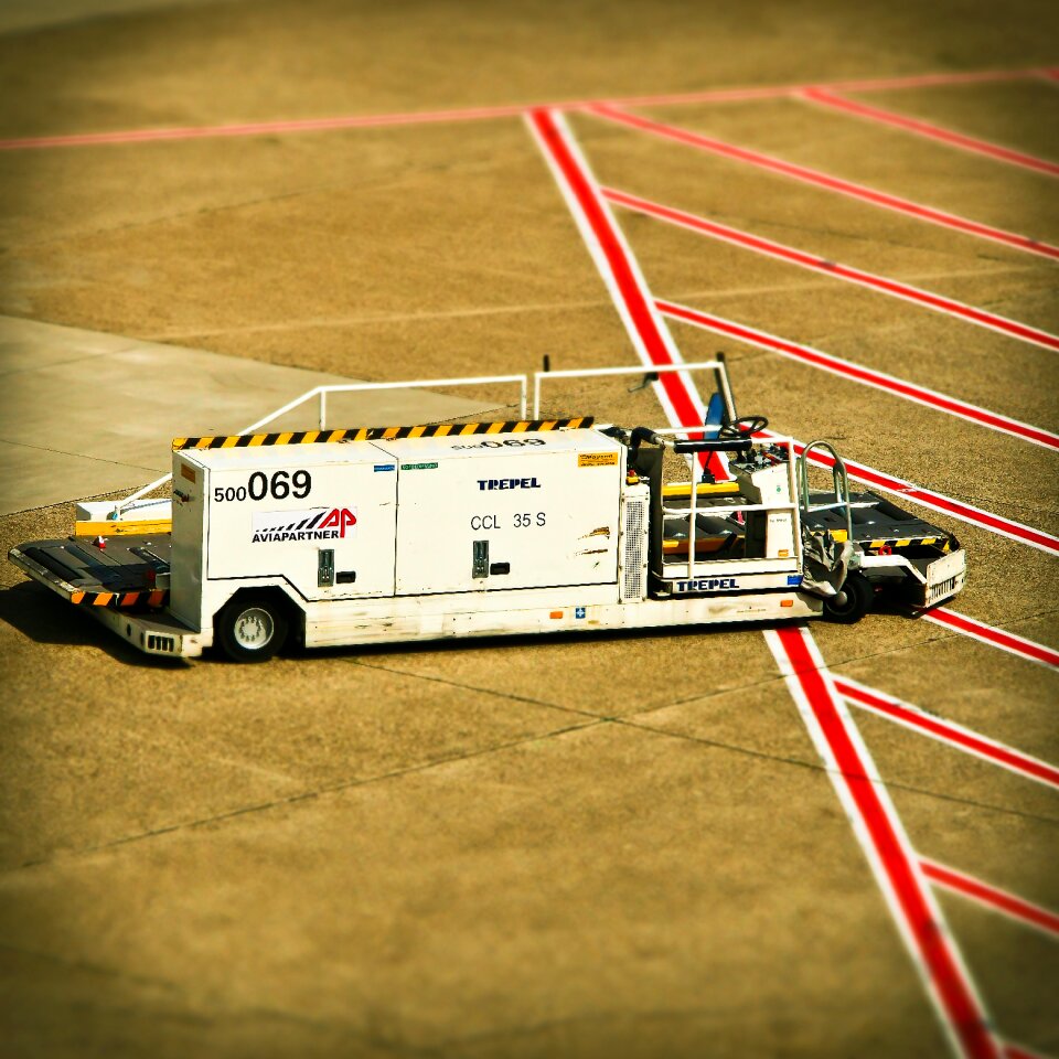 Miniature effect tilt shift vehicle