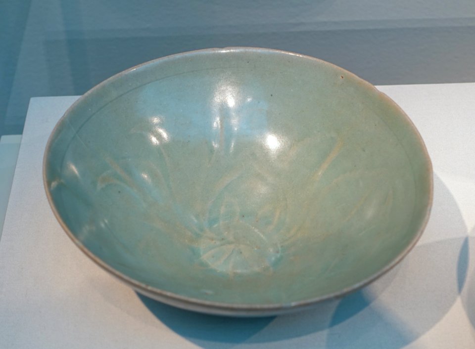 Bowl with molded design of peony, Korea, Gangjin or Buan kilns, Goryeo period, 1100s to mid 1200s AD, stoneware, celadon glaze - Freer Gallery of Art - DSC04872