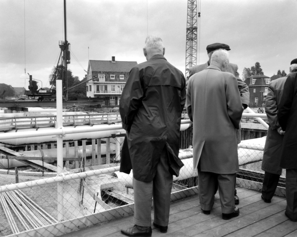 Bouw IJtunnel Publieke werken heeft een kleine tribune laten bouwen voor belang, Bestanddeelnr 915-5871