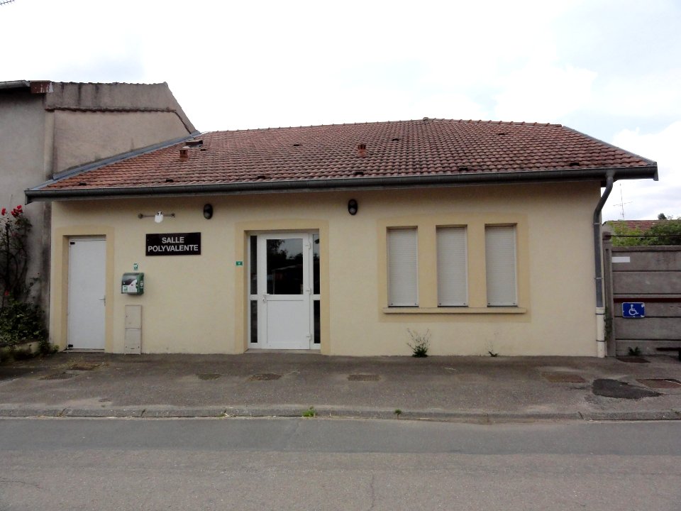 Brémoncourt (M-et-M) salle polyvalente