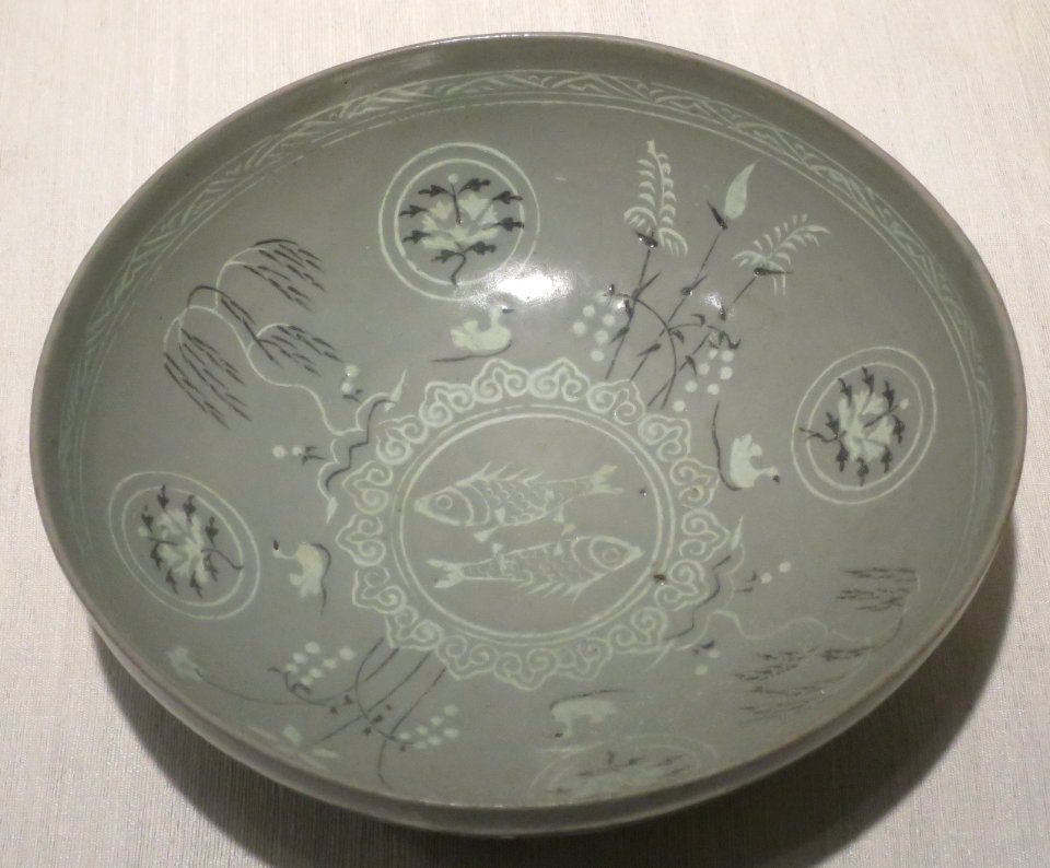 Bowl with fish and floral design from Korea, 13th century, Dayton Art Institute