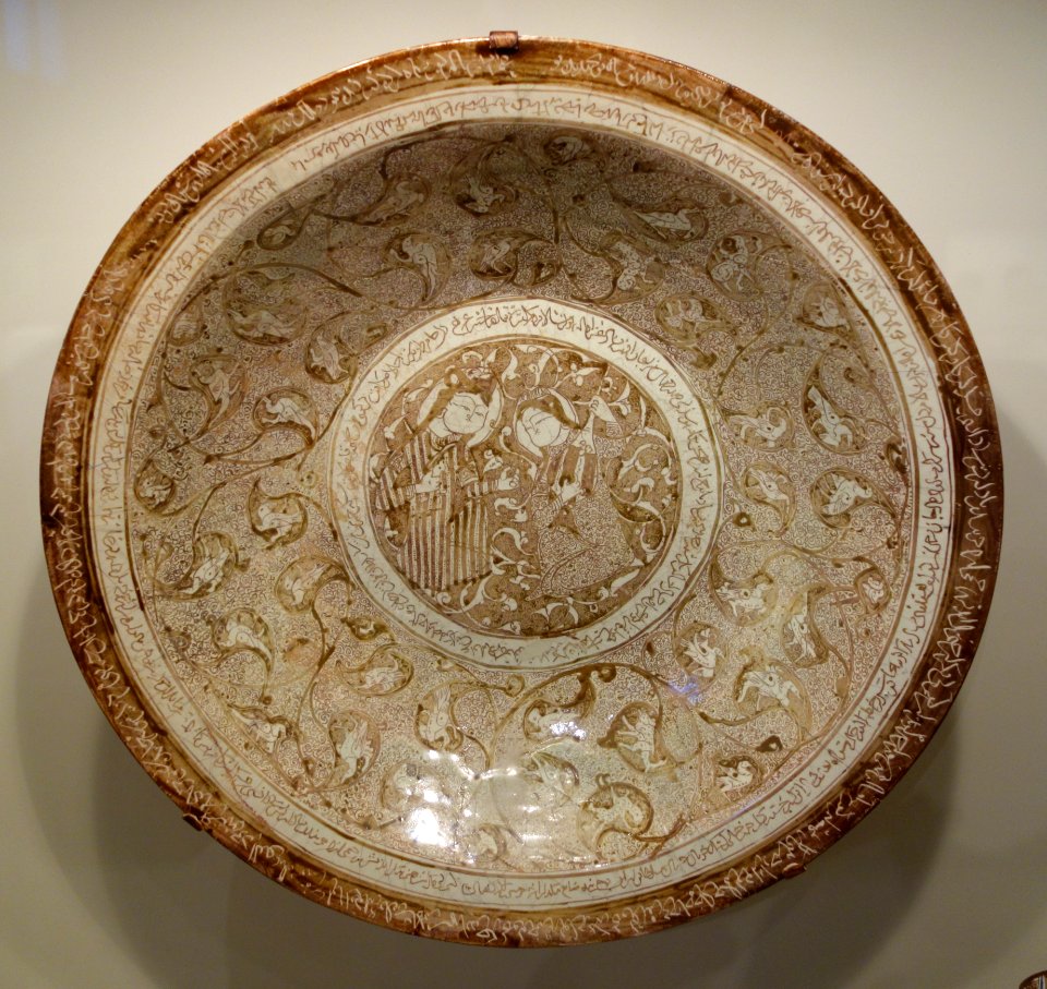 Bowl with nobleman entertained by musician, Iran, Kashan, Seljuk period, early 13th century, earthenware with overglaze luster painting - Cincinnati Art Museum - DSC04083