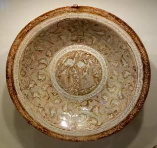 Bowl with nobleman entertained by musician, Iran, Kashan, Seljuk period, early 13th century, earthenware with overglaze luster painting - Cincinnati Art Museum - DSC04083