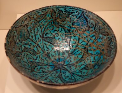 Bowl with floral design, Iran, Ilkhanid period, first half of 14th century, earthenware with black painting under turquoise glaze - Cincinnati Art Museum - DSC04057