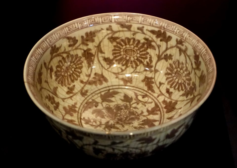 Bowl with floral design in underglaze red, China, Hongwu Period, Ming Dynasty, 1368-1398 - Hong Kong Museum of Art - DSC00703