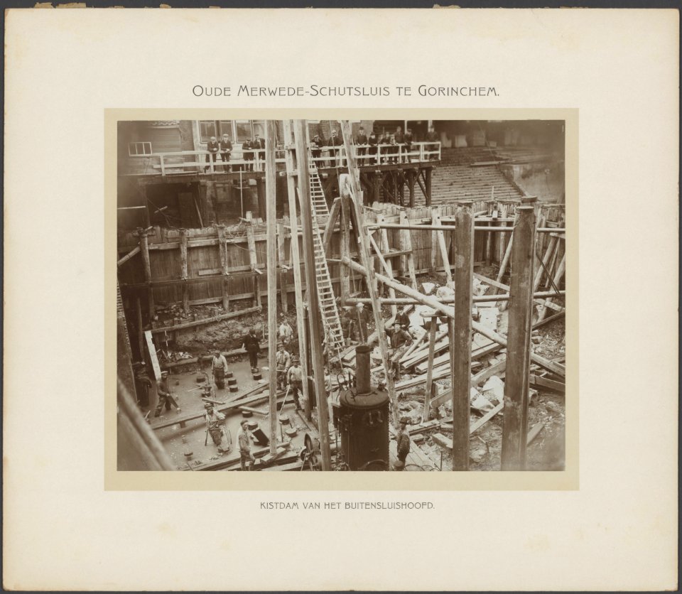 Bouw van de Oude-Merwede schutsluis te Gorinchem. Beeld van de kistdam van het b, Bestanddeelnr 669