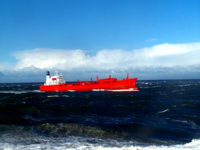 Bow Hunter p3 approaching Port of Rotterdam, Holland 17-Dec-2005