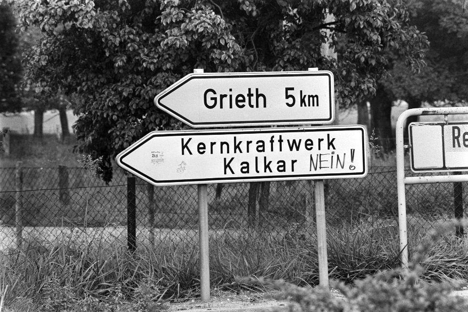 Bouw muur rond kerncentrale Kalkar, Bestanddeelnr 929-3316