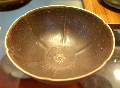 Bowl from Vietnam, 13th-14th century AD, stoneware - Museum of Vietnamese History - Ho Chi Minh City - DSC05896